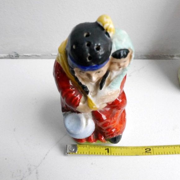 Vintage Ceramic Salt and Pepper Shaker Set - Two Native Americans - Picture 6 of 6